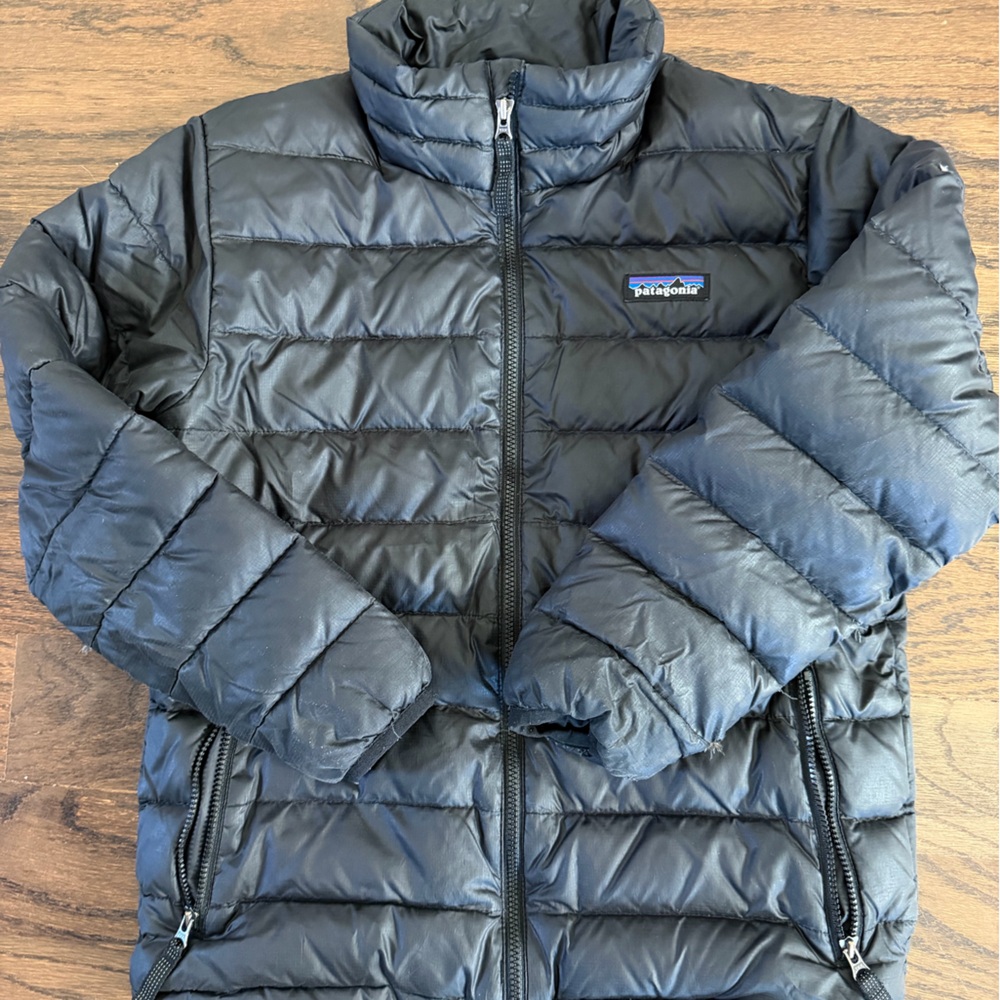 Patagonia boys Black Quilted Down Puffer Jacket